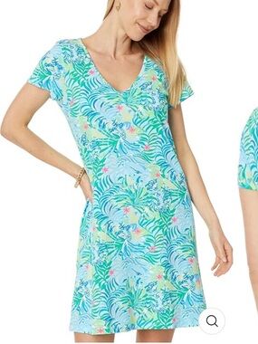 Lilly Pulitzer Etta V-neck T-shirt dress  in the “Via Parigi' print Womens sz L
